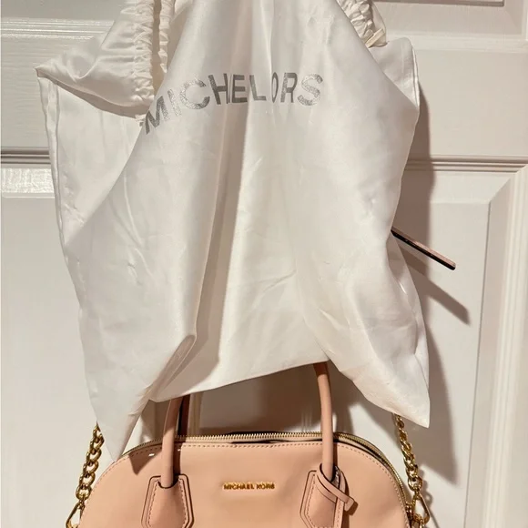 Michael Kors Blush Pink Purse - Picture 5 of 9